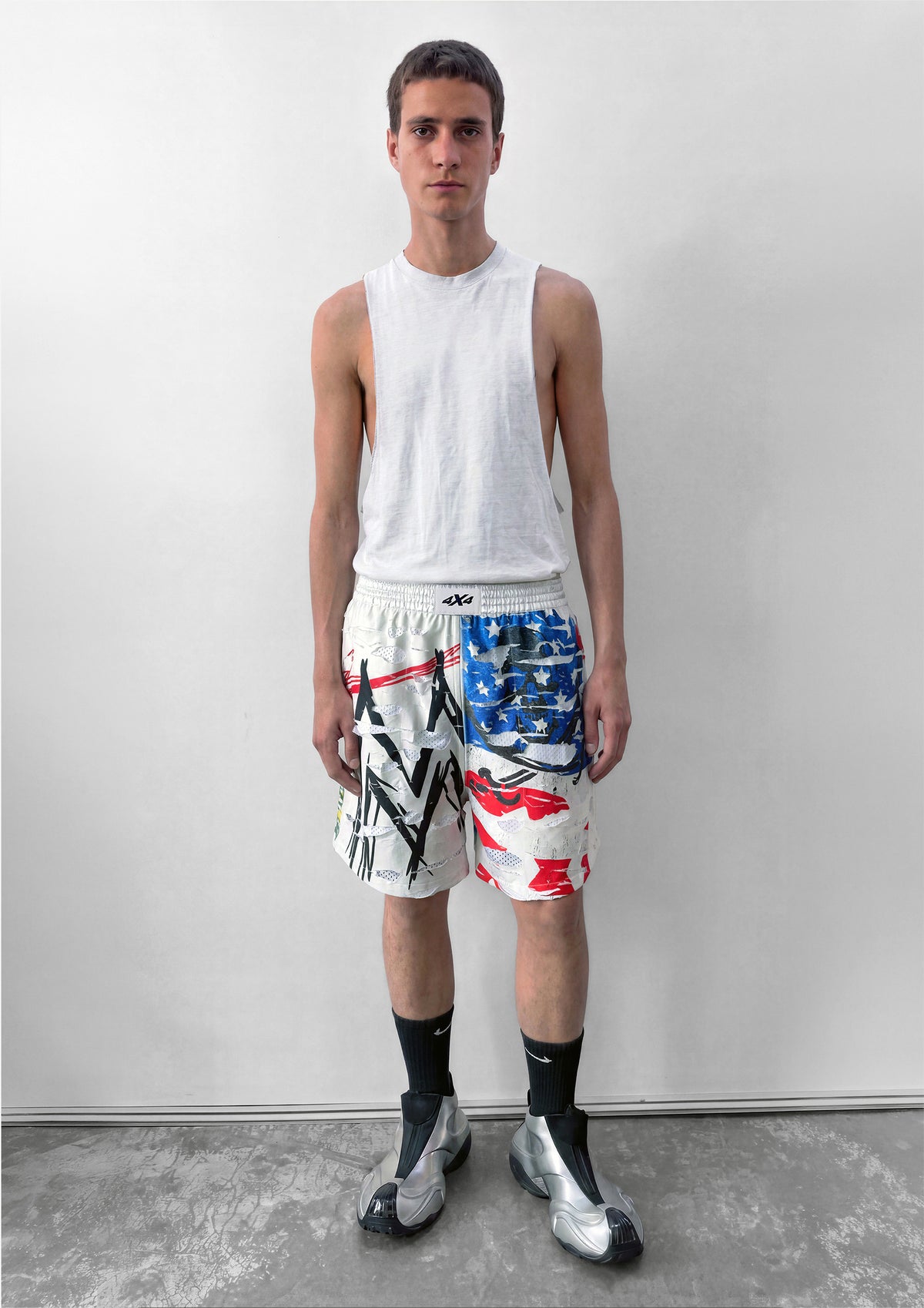 SHREDDED SHORTS - WHITE