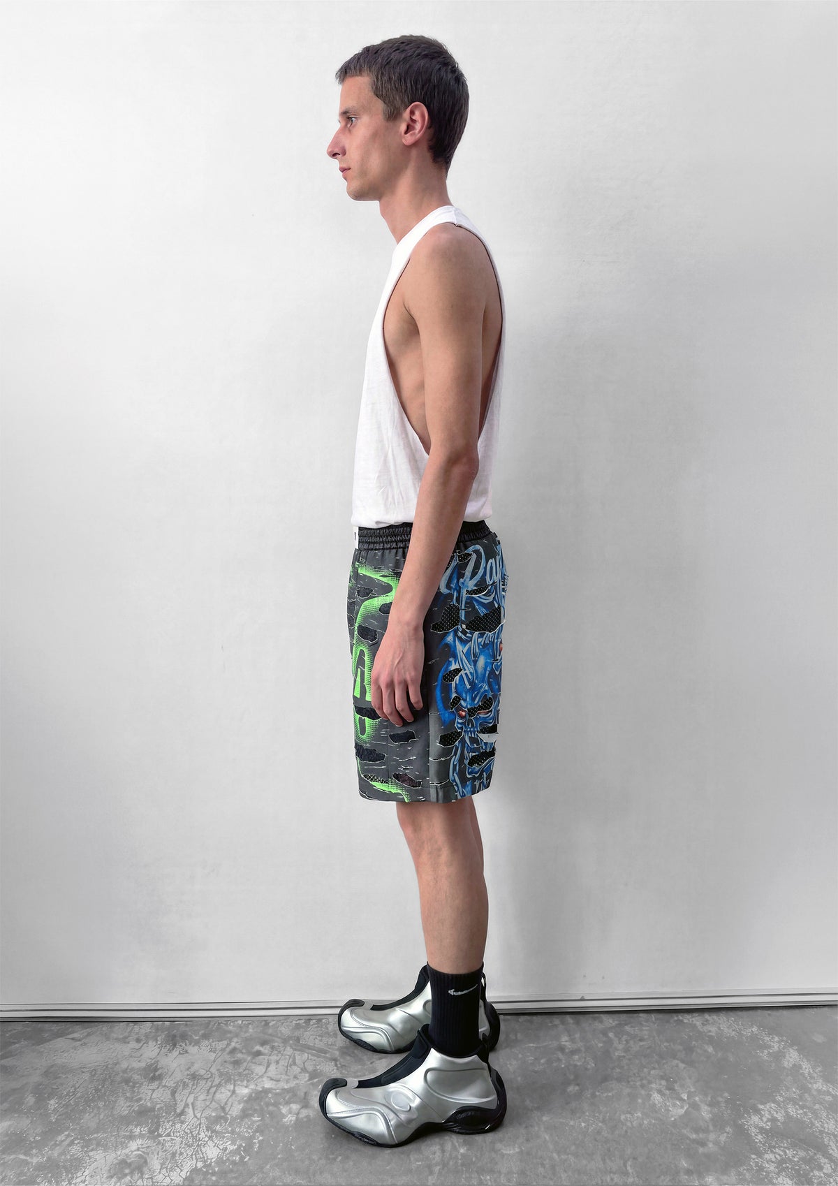 SHREDDED SHORTS - BLACK