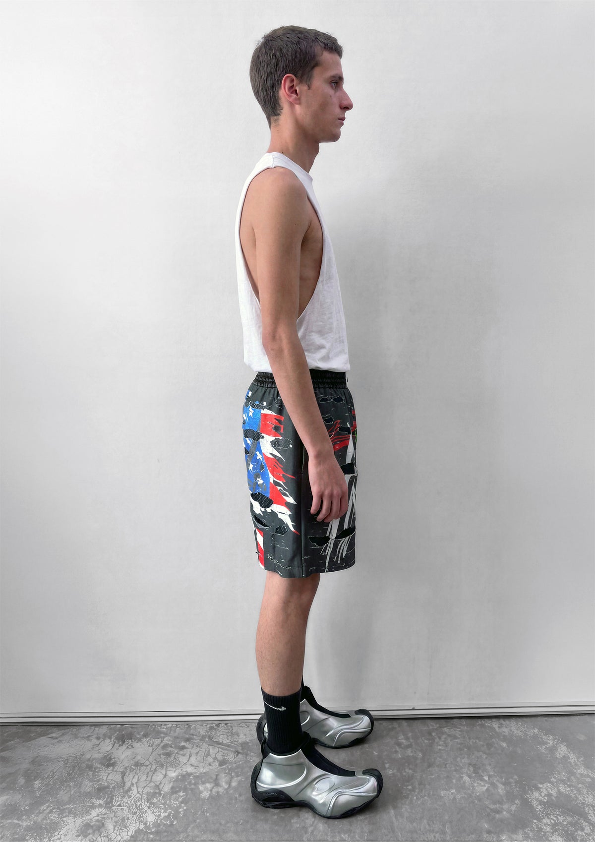 SHREDDED SHORTS - BLACK
