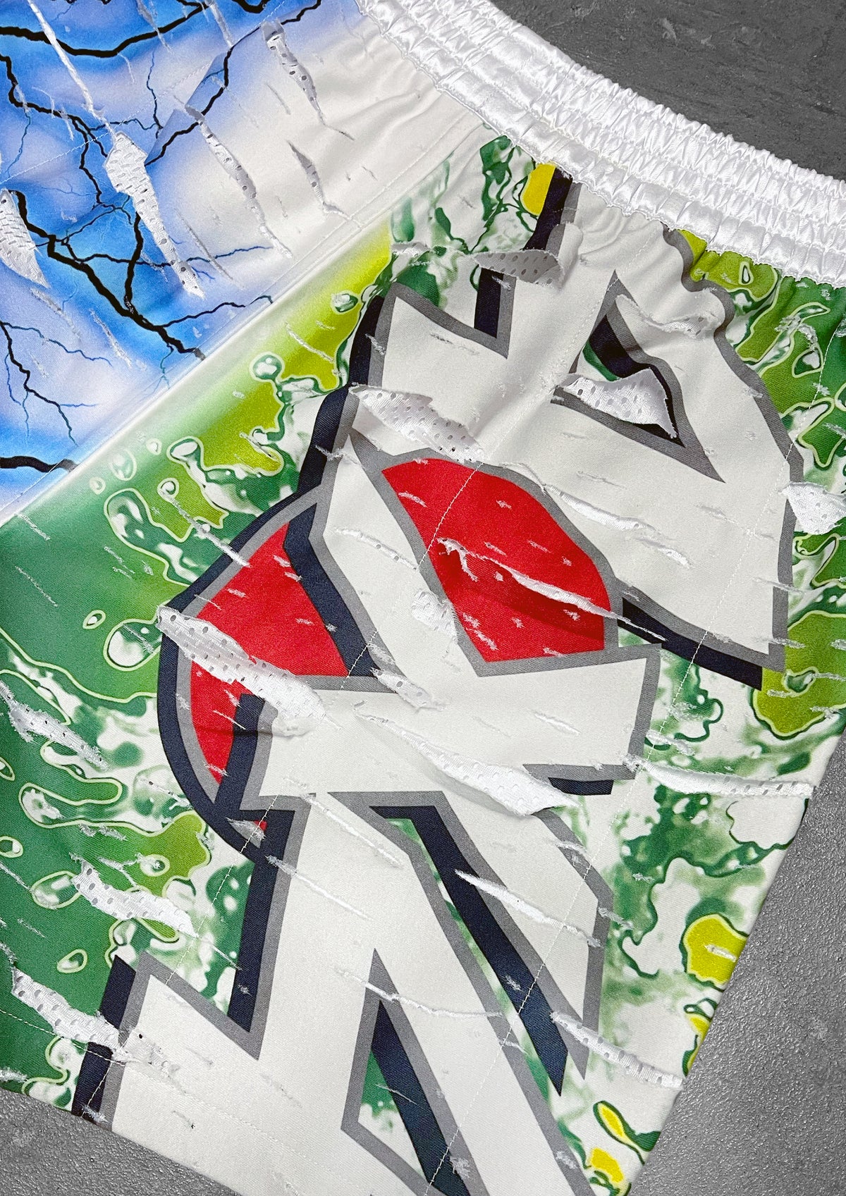 SHREDDED SHORTS - WHITE