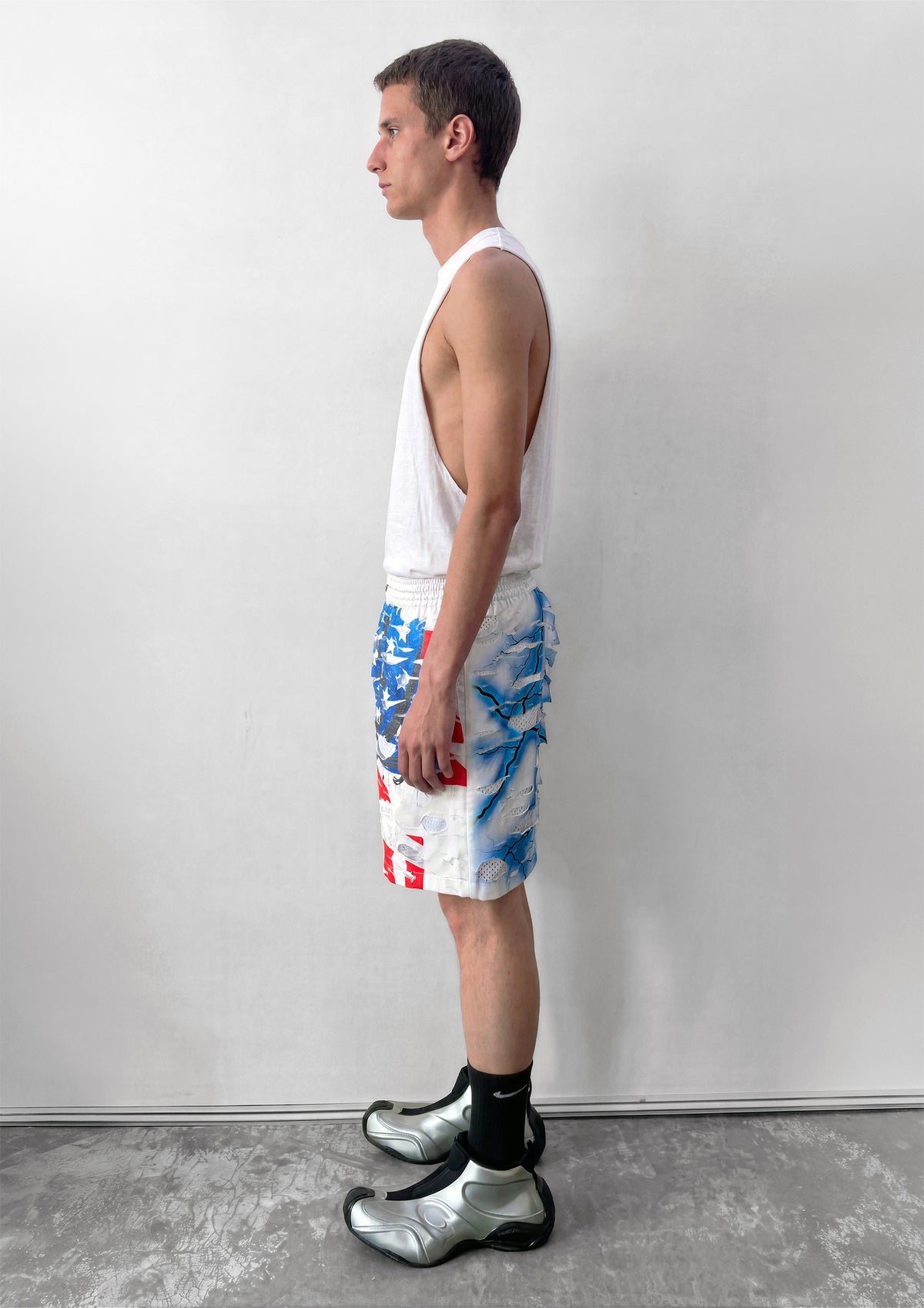 SHREDDED SHORTS - WHITE