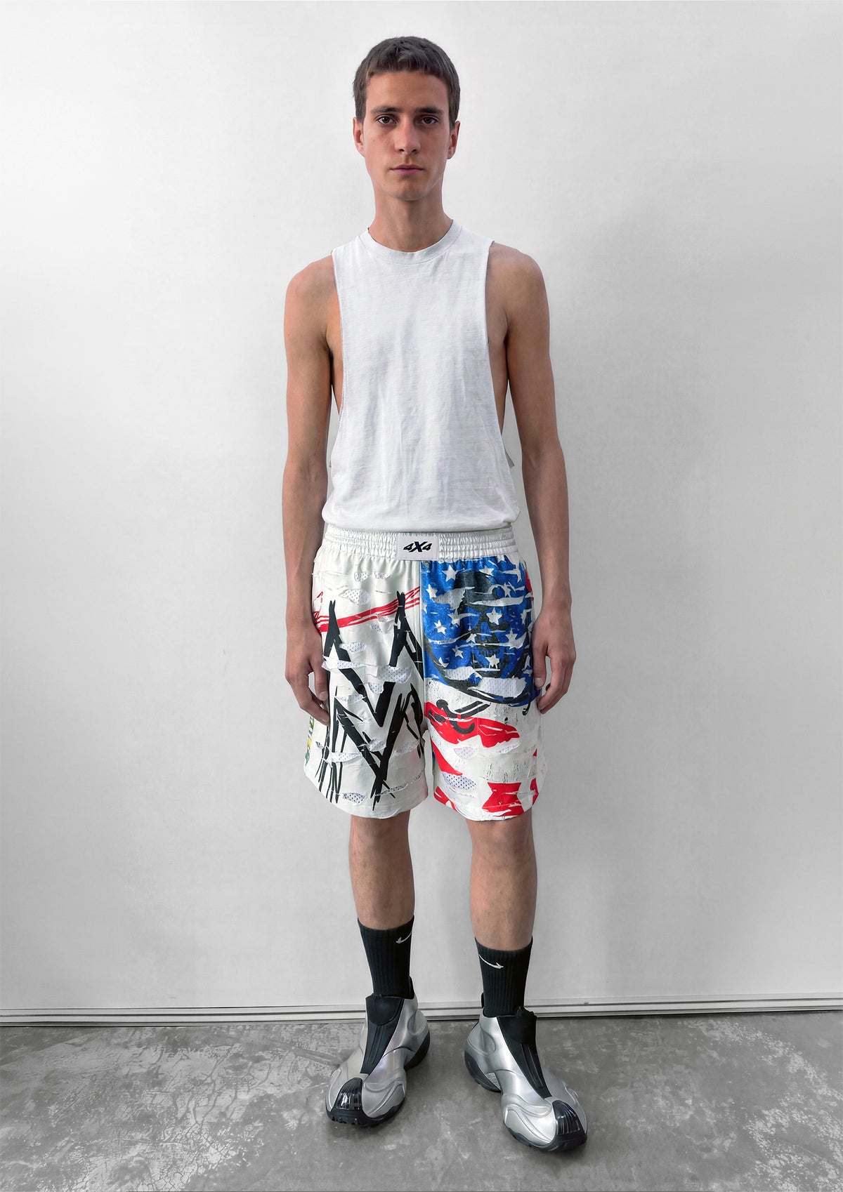 SHREDDED SHORTS - WHITE